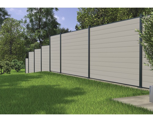 Clôture de jardin en plastique avec cadre métallique en extérieur