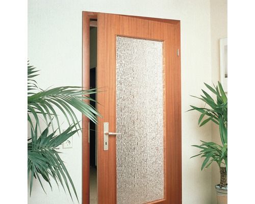 Holztür mit Glaseinsatz in einem Raum