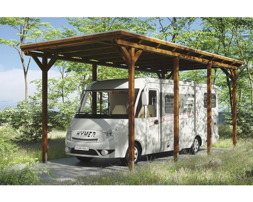 Carport pour un véhicule Skanholz Emsland 404 x 846 cm, noyer Camping-car sous un abri de voiture en bois dans un environnement verdoyant