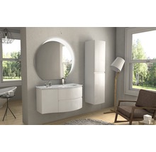 Salle de bains avec meuble sous-lavabo, armoire de toilette et armoire haute dans un design clair