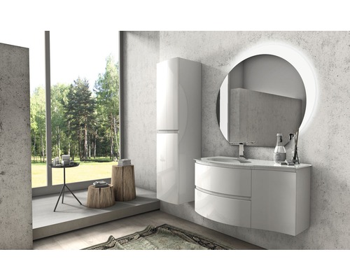 Modernes Badezimmer mit Waschtischunterschrank, Spiegelschrank und Fenster