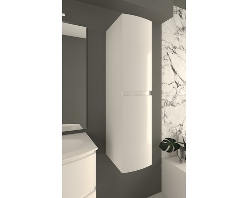 Salle de bains avec armoire haute et meuble sous-lavabo