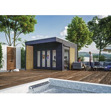 Abri de jardin avec terrasse, douche extérieure et coin salon en plein air