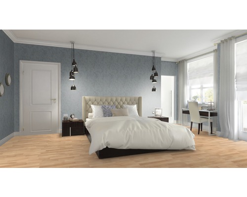 Helles Schlafzimmer mit Bett, Nachttischen, Schreibtisch und Pendelleuchten