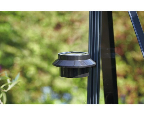 Solarleuchte zur Befestigung am Gewächshausrahmen