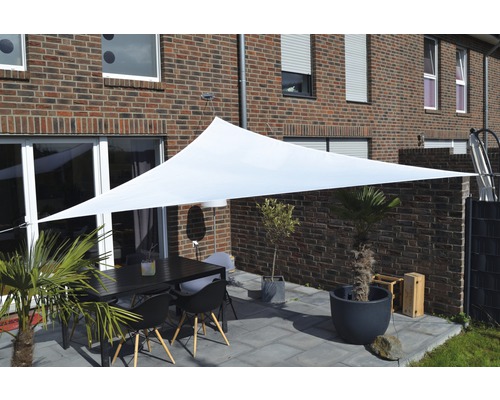 Floracord Dreiecksonnensegel 3,6 x 3,6 x 3,6m, HDPE 180 g/m² wind- und wasserdurchlässig, weiß Floracord Dreiecksonnensegel 3,6 x 3,6 x 3,6m, HDPE 180 g/m² wind- und wasserdurchlässig, weiß