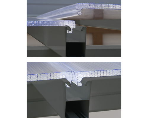 Gros plan de plaques de polycarbonate sur un cadre gris pour la construction de terrasses