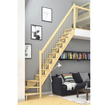 Escalier en bois dans un salon avec canapé et bibliothèque