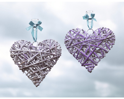 Zwei dekorative Herzen aus Weide mit Schleife