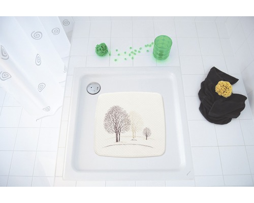 Salle de bain avec receveur de douche, rideau de douche et tapis de bain avec motif d''arbre