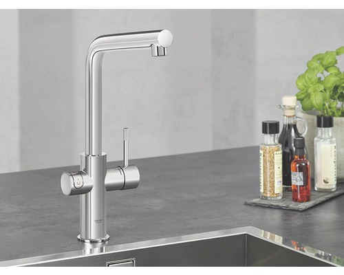 Robinet de cuisine avec bec haut et poignées séparées pour l''eau froide et l''eau chaude