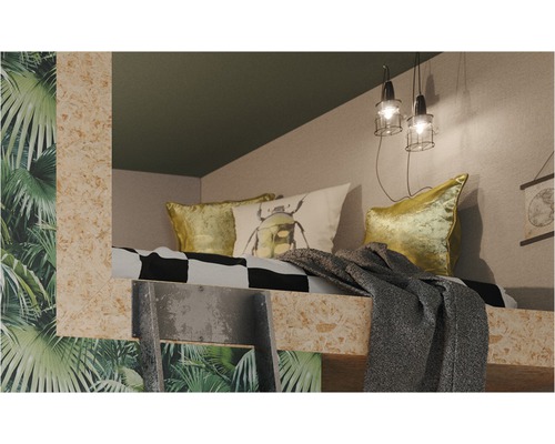 Detailansicht eines Hochbetts mit Leiter, Kissen und Decke