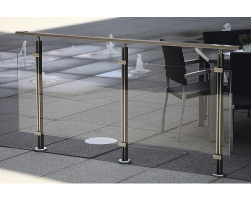 Glasgeländer mit Edelstahlpfosten und Handlauf für den Außenbereich