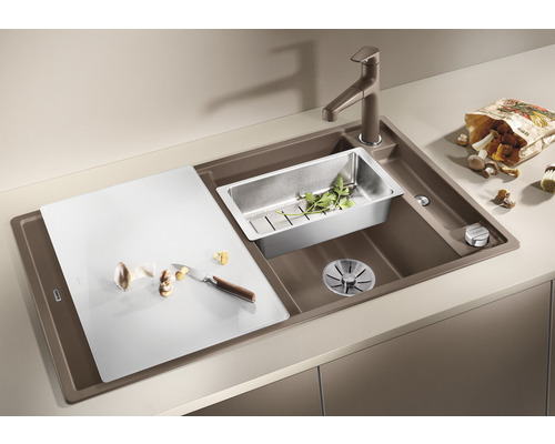 Évier de cuisine avec égouttoir, planche à découper et bac à déchets pour le travail en cuisine