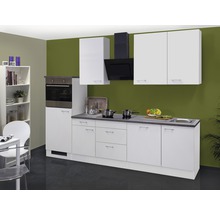 Cuisine moderne avec armoires blanches, plan de travail noir et appareils intégrés.