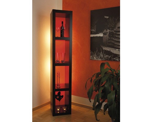 Armoire étroite à quatre compartiments, décorée d''une bouteille, de verres et d''éléments décoratifs