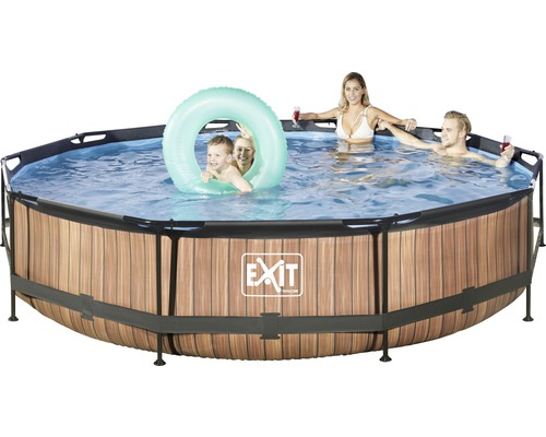Piscine hors sol aspect bois avec des personnes qui se baignent