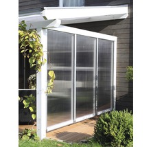 Terrassenüberdachung mit transparenten Wänden und Holzboden