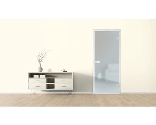 Raumansicht mit Kommode und Glastür