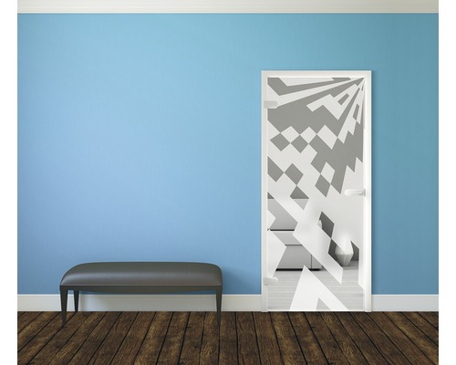 Zimmertür mit geometrischem Muster in einer Raumansicht.