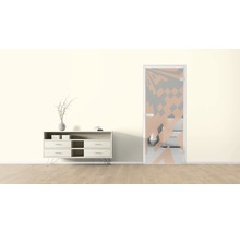 Vue d''une pièce avec commode et porte design