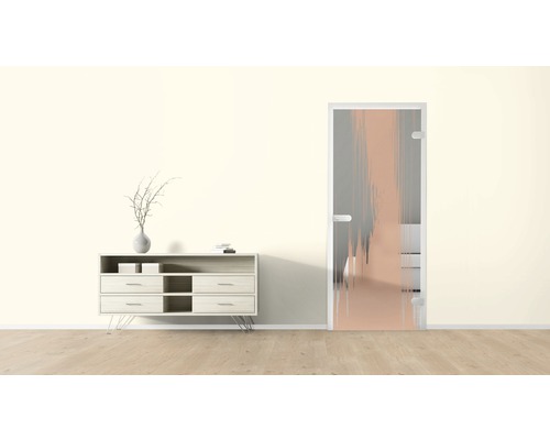 Dekorativer Raum mit Kommode und Glastür mit grafischem Muster