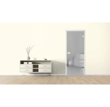 Intérieur avec commode et porte en verre