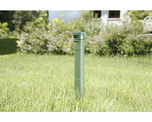 Erdanker im Rasen zur Befestigung von Gartenelementen