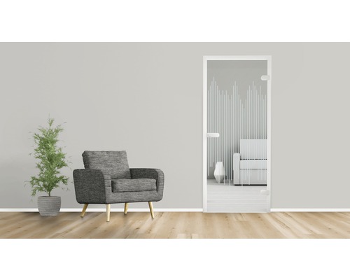 Raumszene mit Glastür und Sessel