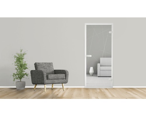 Exemple d''aménagement intérieur avec porte en verre, fauteuil et plante d''intérieur