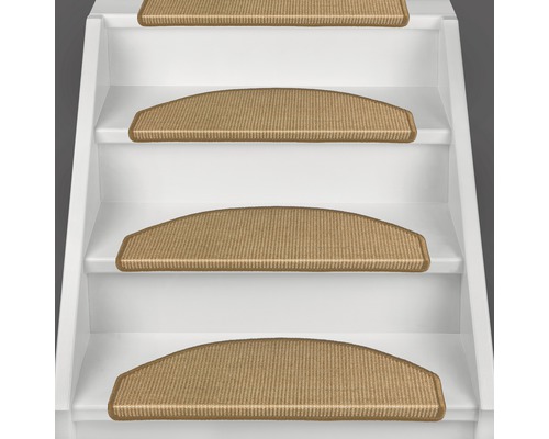 Treppe mit Teppichstufenmatten