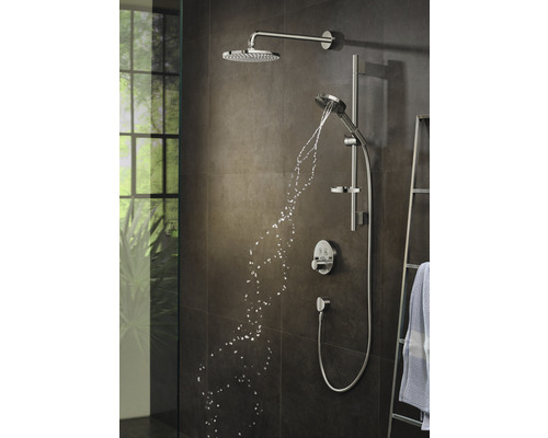 Système de douche avec douche de tête, douchette à main et mitigeur thermostatique dans une salle de bains