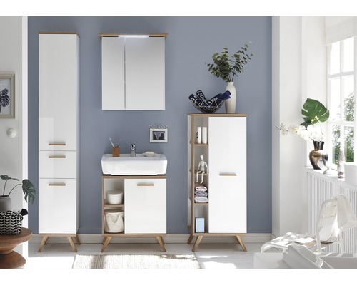 Salle de bain avec armoire haute, meuble sous-lavabo et armoire de toilette