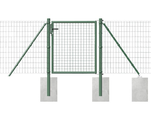 Portail de jardin avec grillage et poteaux dans fondation en béton