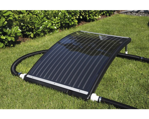 Absorbeur solaire pour chauffage de piscine sur pelouse