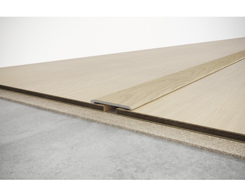 Bodenbelag mit Übergangsprofil