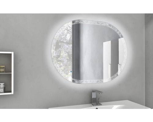 Beleuchteter Badezimmerspiegel mit Muster im Badezimmer