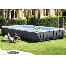 Aufstellpool mit Badegästen im Garten