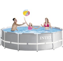 Piscine tubulaire Intex avec famille et ballon de water-polo