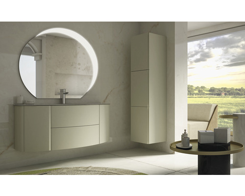 Salle de bains moderne avec meuble sous-vasque, miroir éclairé et armoire haute