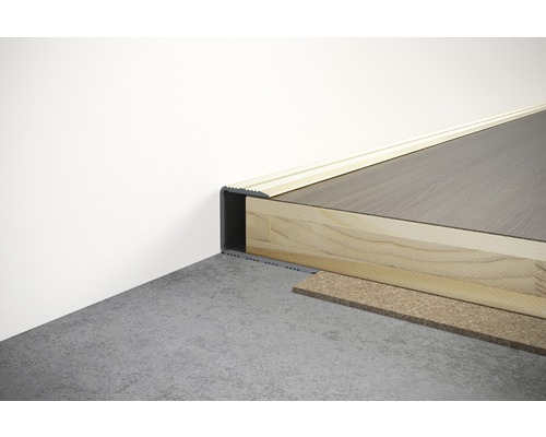 Image d''un escalier avec stratifié, isolation phonique et profilé d''arête d''escalier