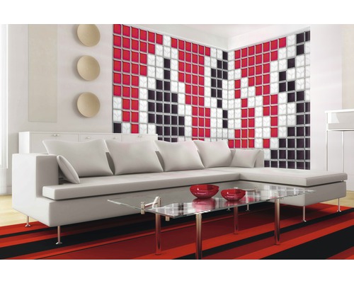 Wohnzimmer mit Glasbausteinwand in Rot, Schwarz und Weiß hinter Ecksofa