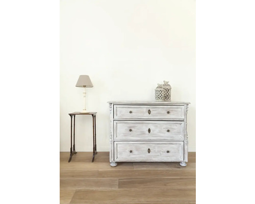 Commode à trois tiroirs de style vintage