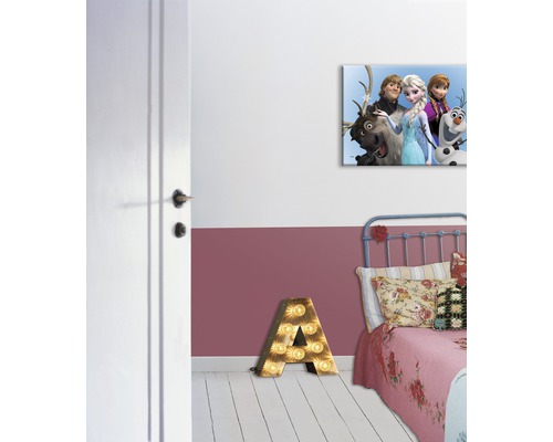 Chambre d''enfant avec toile imprimée, lit et lettre lumineuse