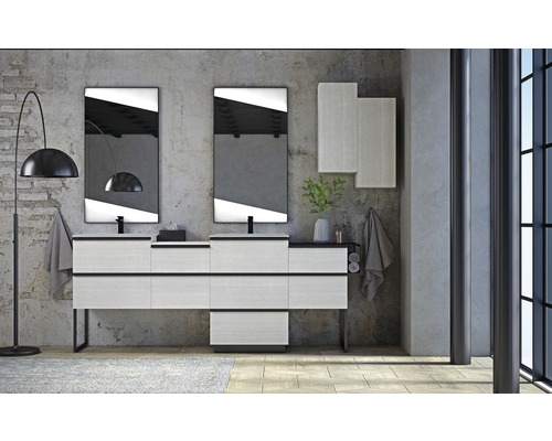 Salle de bain moderne avec meuble-lavabo, miroirs et éclairage