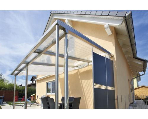 Terrassenüberdachung aus Aluminium an einem Haus