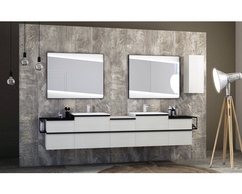 Salle de bains moderne avec double vasque, miroirs, meuble sous-vasque et espace de rangement