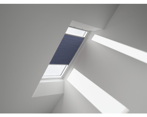 Store plissé alvéolaire VELUX uni bleu à commande manuelle FHC P04 1156S