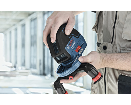 Bosch Logo. Hand hält einen Linienlaser.