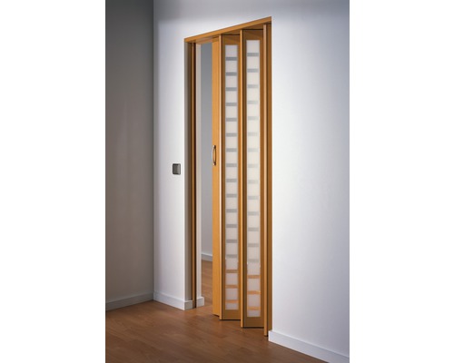 Porte pliante ouverte avec cadre dans une pièce